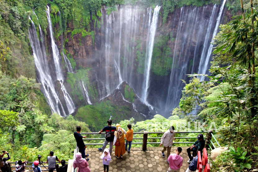 Air Terjun Tumpak Sewu Memang Cocok Dapat Julukan 'The Real Niagara of
